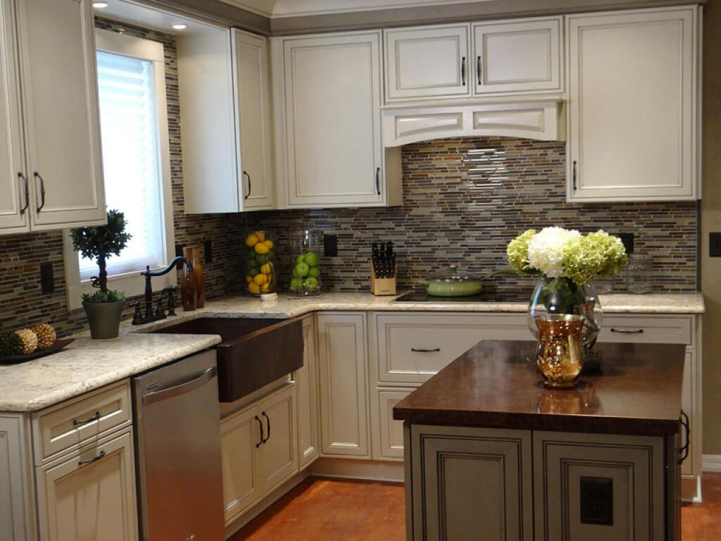 Small Kitchen Remodel Pics
 35 Ideas about Small Kitchen Remodeling TheyDesign