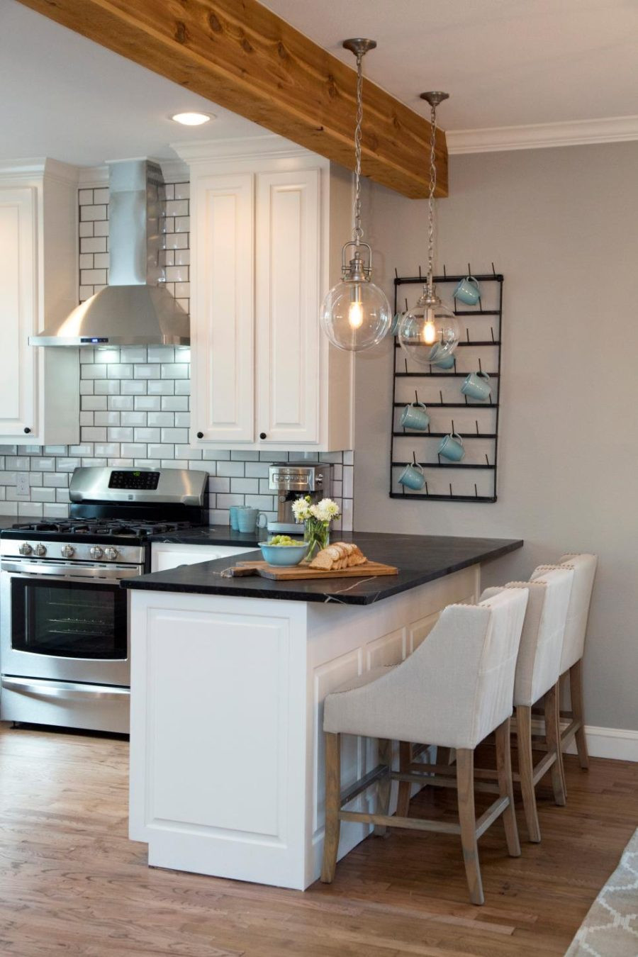 Small Kitchen With Peninsula
 Kitchen Peninsula Designs That Make Cook Rooms Look Amazing