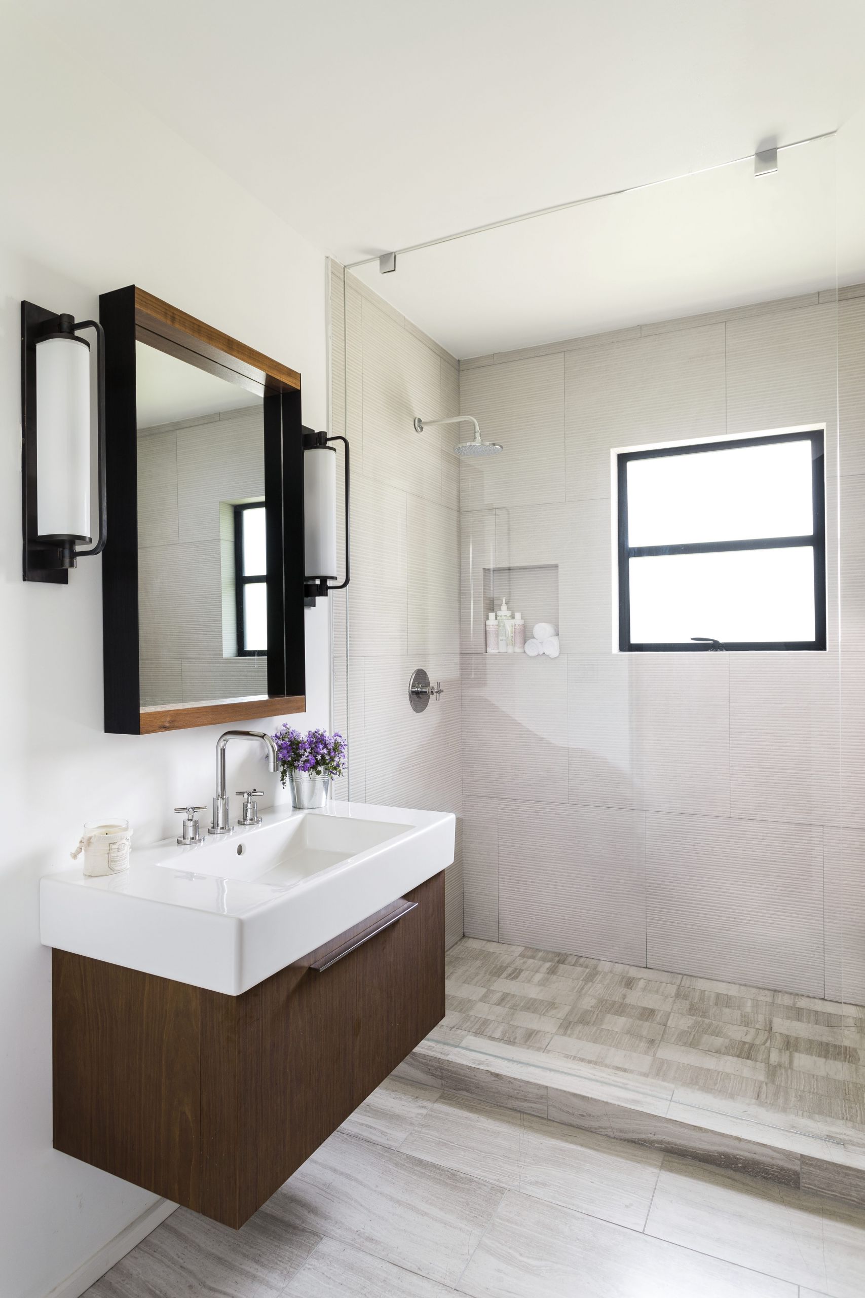 Small Modern Bathroom Ideas
 5 Incredible Ideas For Small Bathrooms