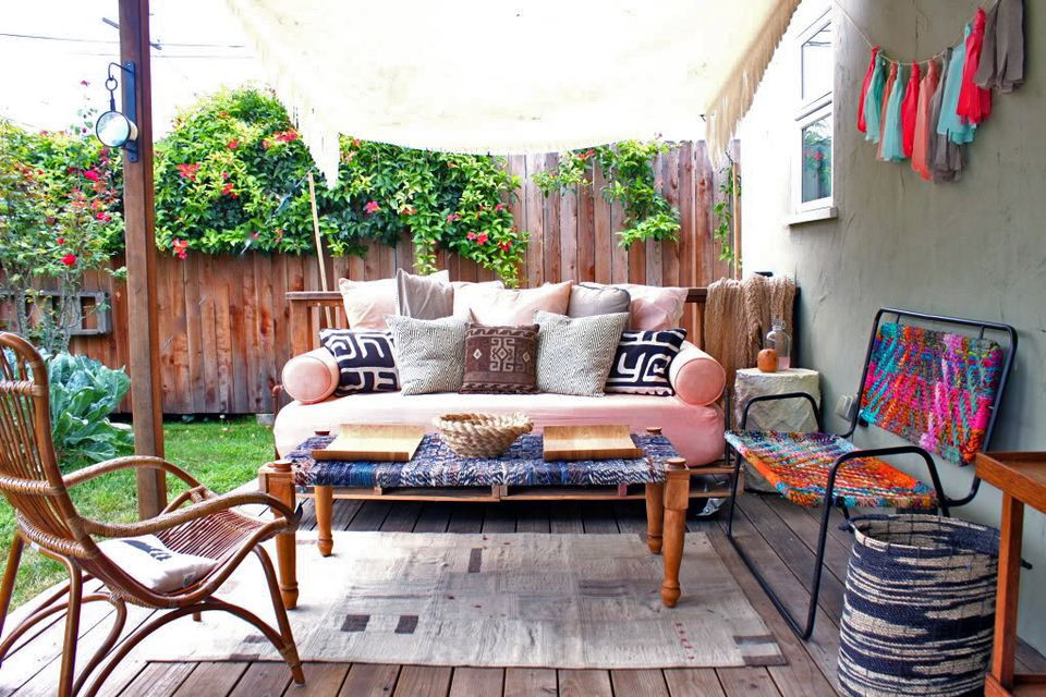 Small Space Backyard Ideas
 14 Outdoor Decorating Ideas for Small Spaces