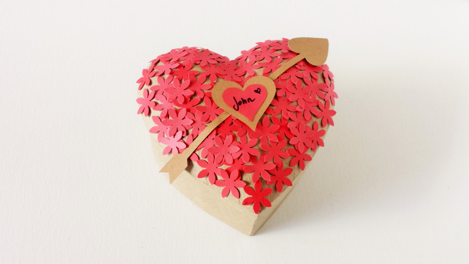 Small Valentine Gift Ideas
 18 Cute Little Gift Box Ideas for Valentine s Day