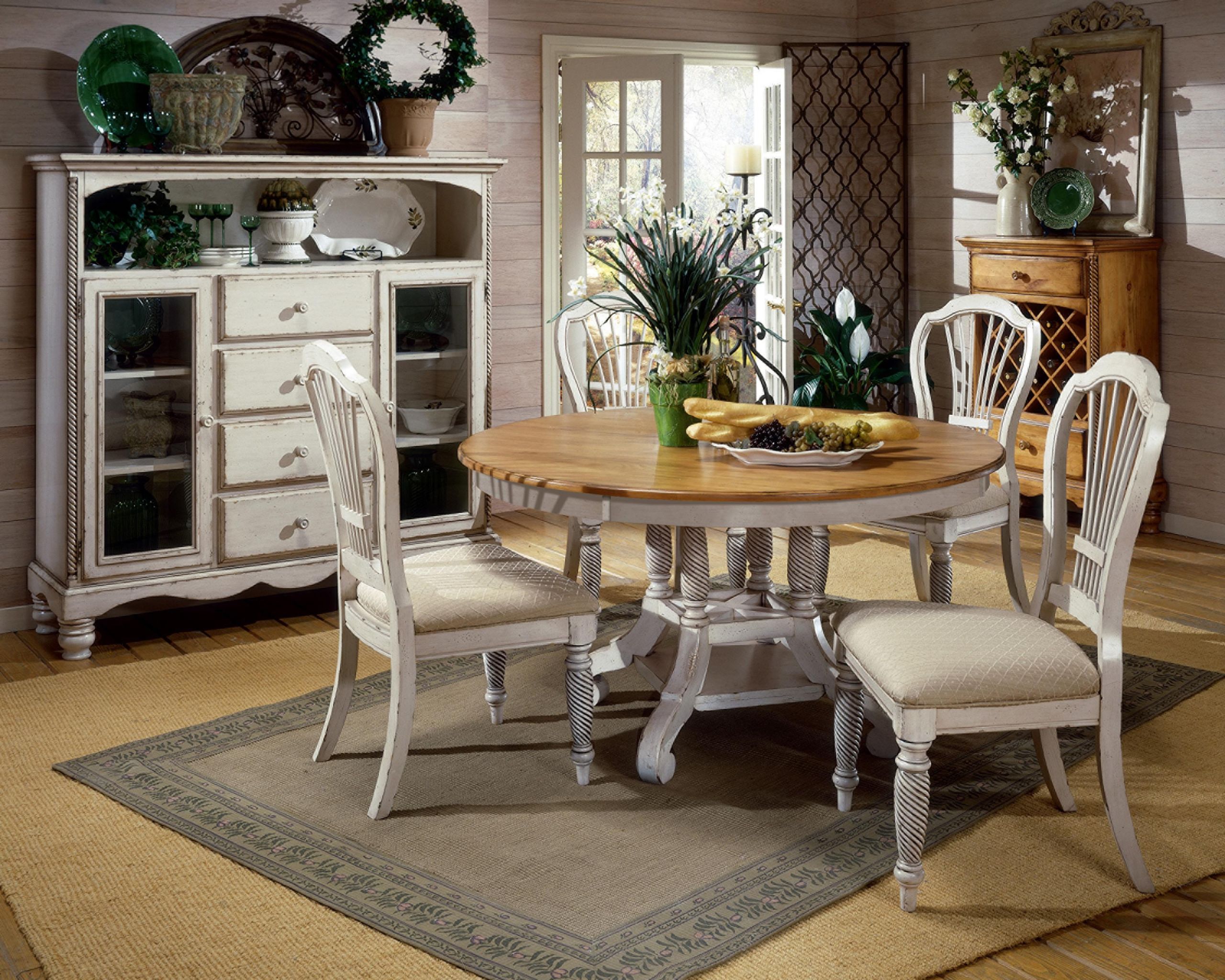 Small White Kitchen Table
 Beautiful White Round Kitchen Table and Chairs – HomesFeed