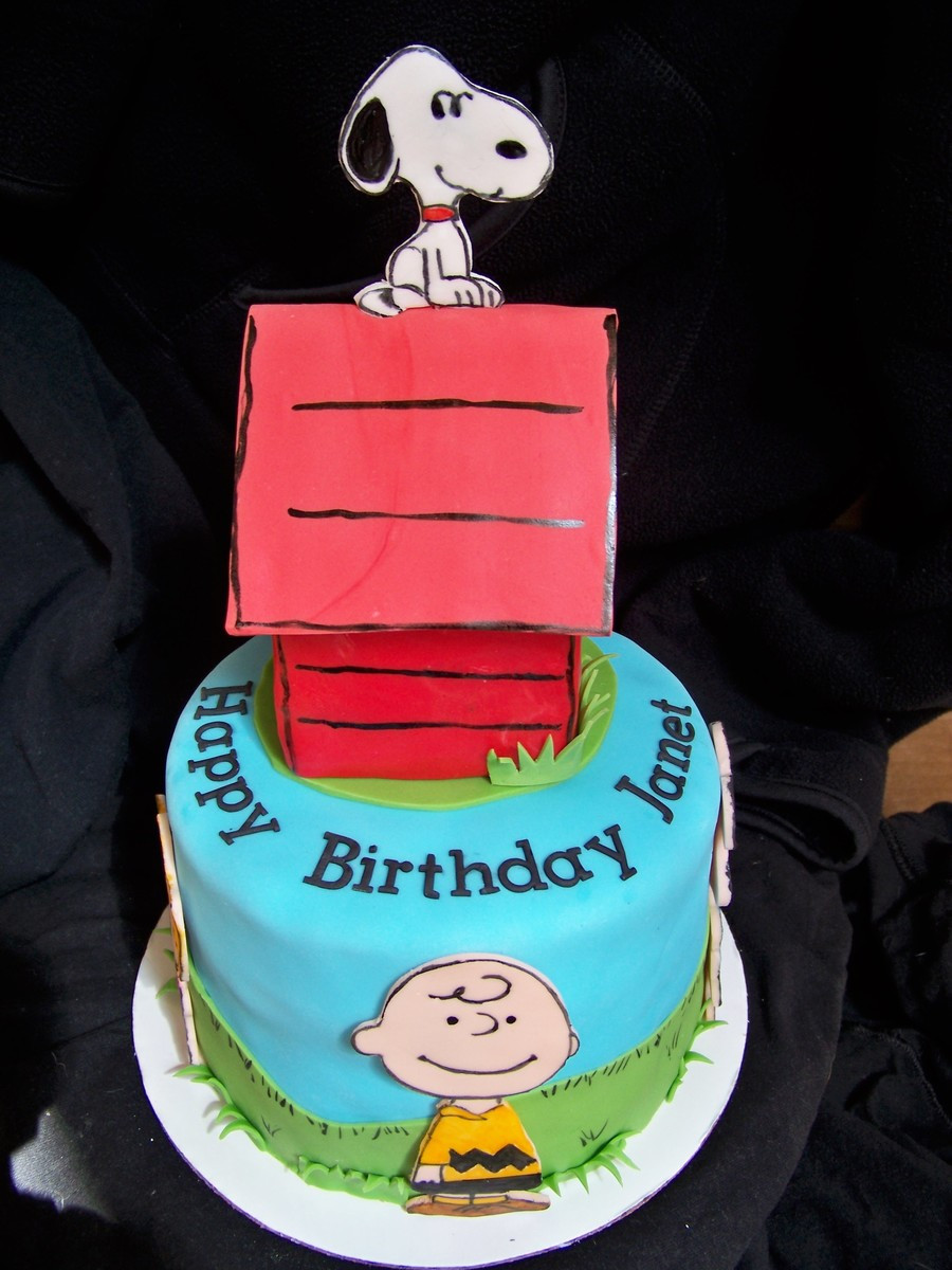 Snoopy Birthday Cake
 Peanuts Gang Birthday Cake CakeCentral
