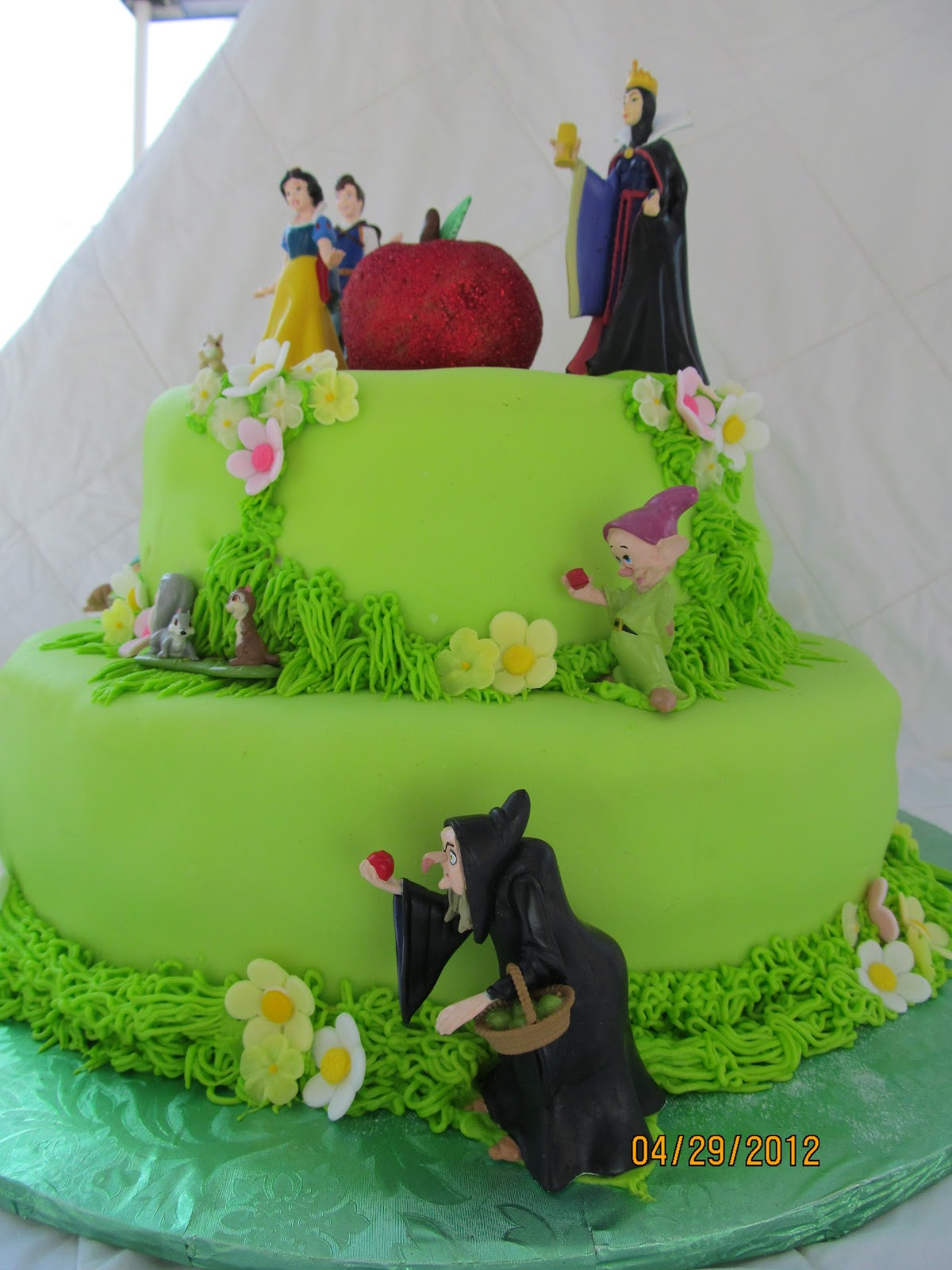 Snow White Birthday Cake
 Sweet Bday Cake Ideas Fancy Cakes Ahhh Mazing Cakes