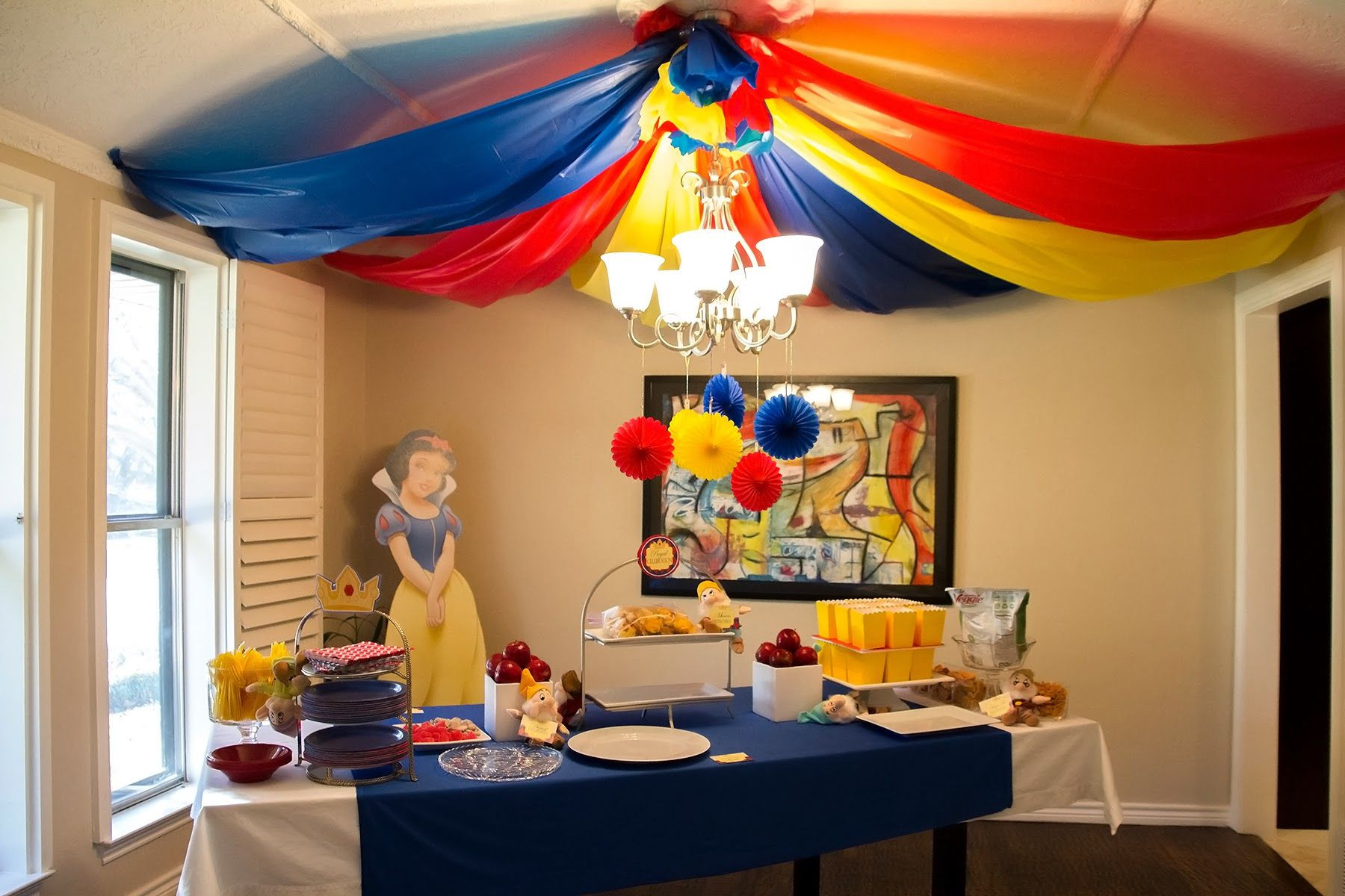Snow White Birthday Decorations
 Snow White themed first birthday party