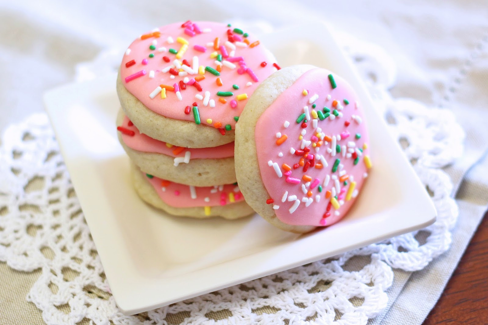 Soft Sugar Cookies With Frosting
 Sugar Cookie Icing Recipe — Dishmaps