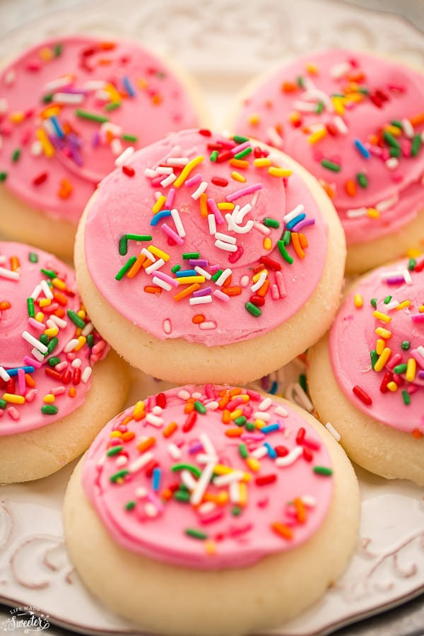 Soft Sugar Cookies With Frosting
 Soft Lofthouse Style Frosted Sugar Cookies with Sour Cream