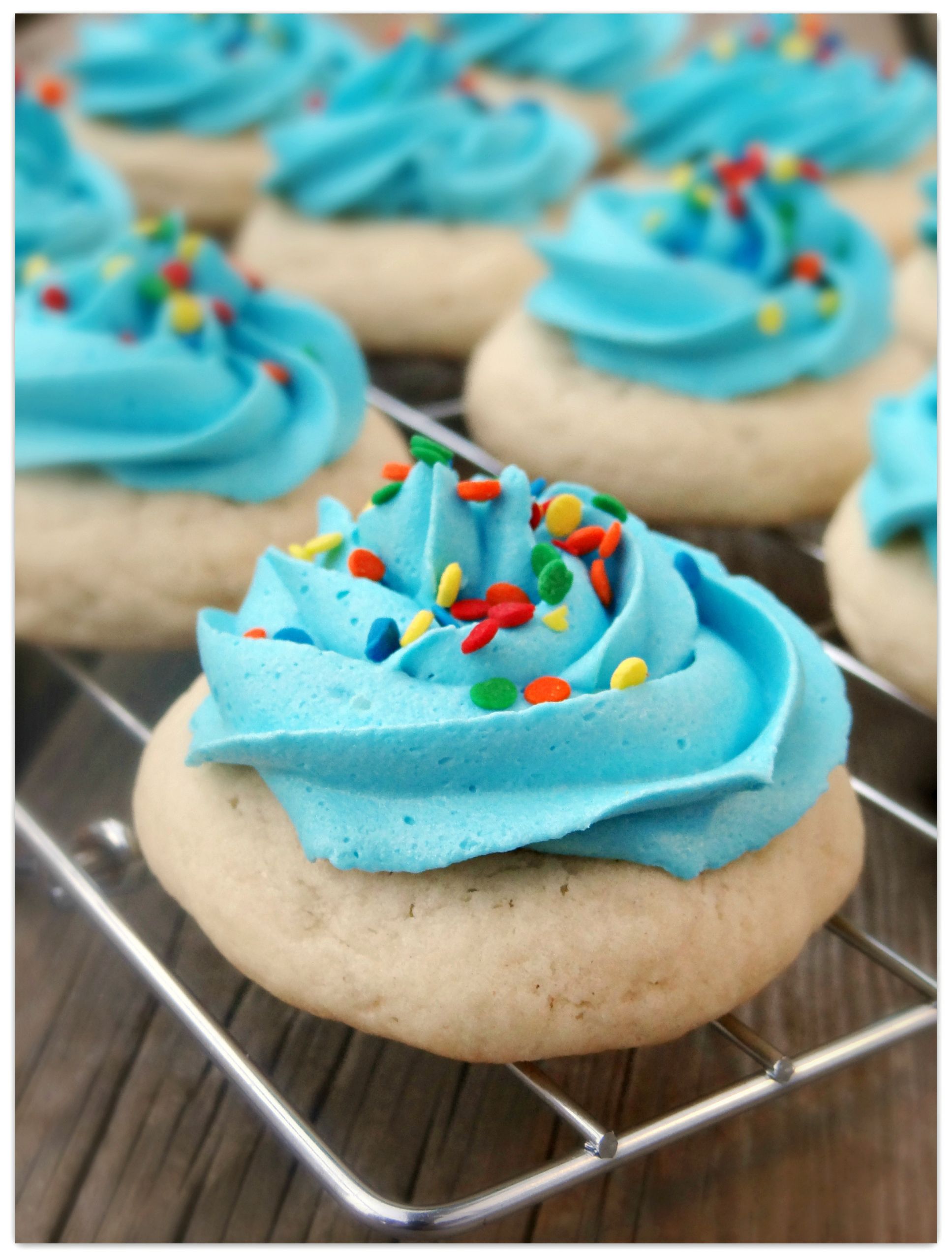 Soft Sugar Cookies With Frosting
 Soft Frosted Sugar Cookies