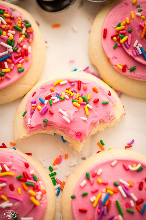 Soft Sugar Cookies With Frosting
 Soft Lofthouse Style Frosted Sugar Cookies with Sour Cream