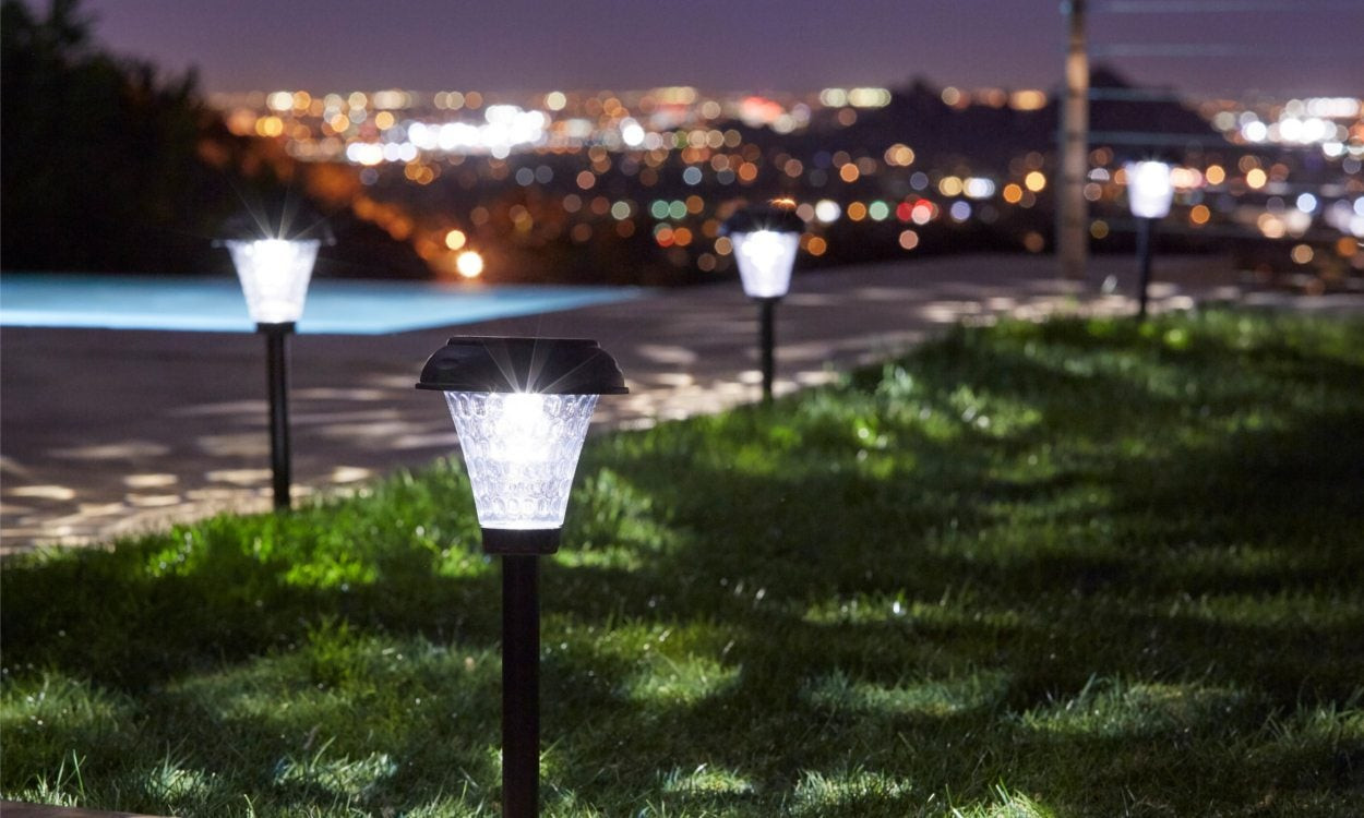 Solar Landscape Lights
 5 Frequently Asked Questions About Outdoor Solar Lighting