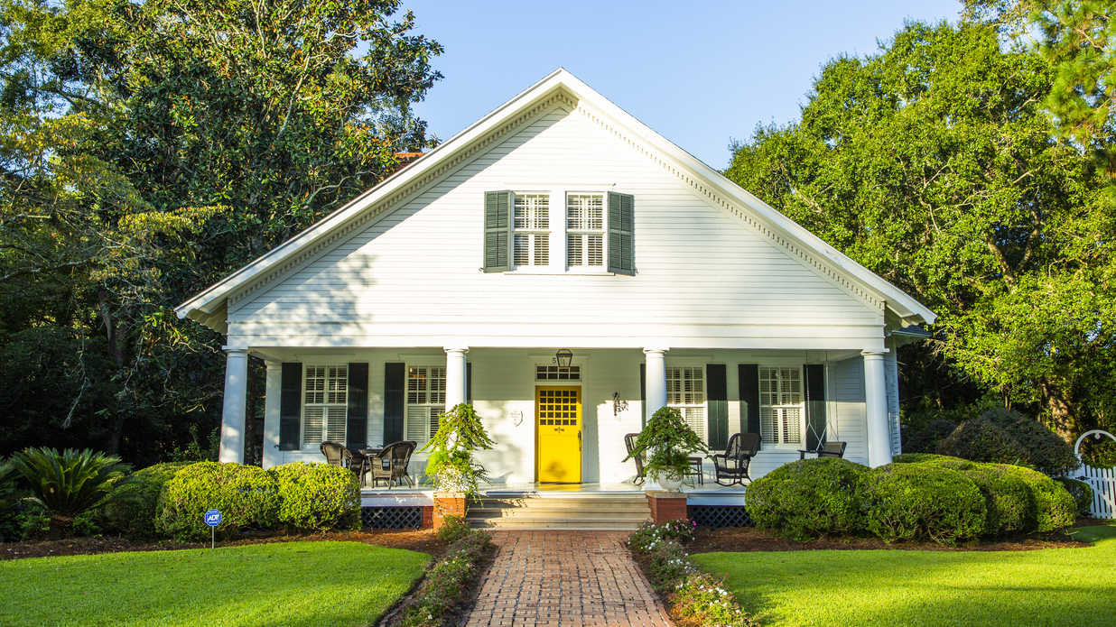Southern Living Exterior Paint Colors
 How to Pick the Right Exterior Paint Colors Southern Living