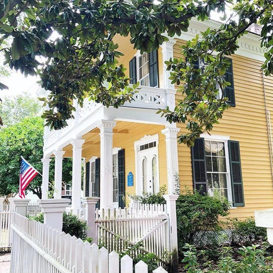 Southern Living Exterior Paint Colors
 How to Pick the Right Exterior Paint Colors Southern Living
