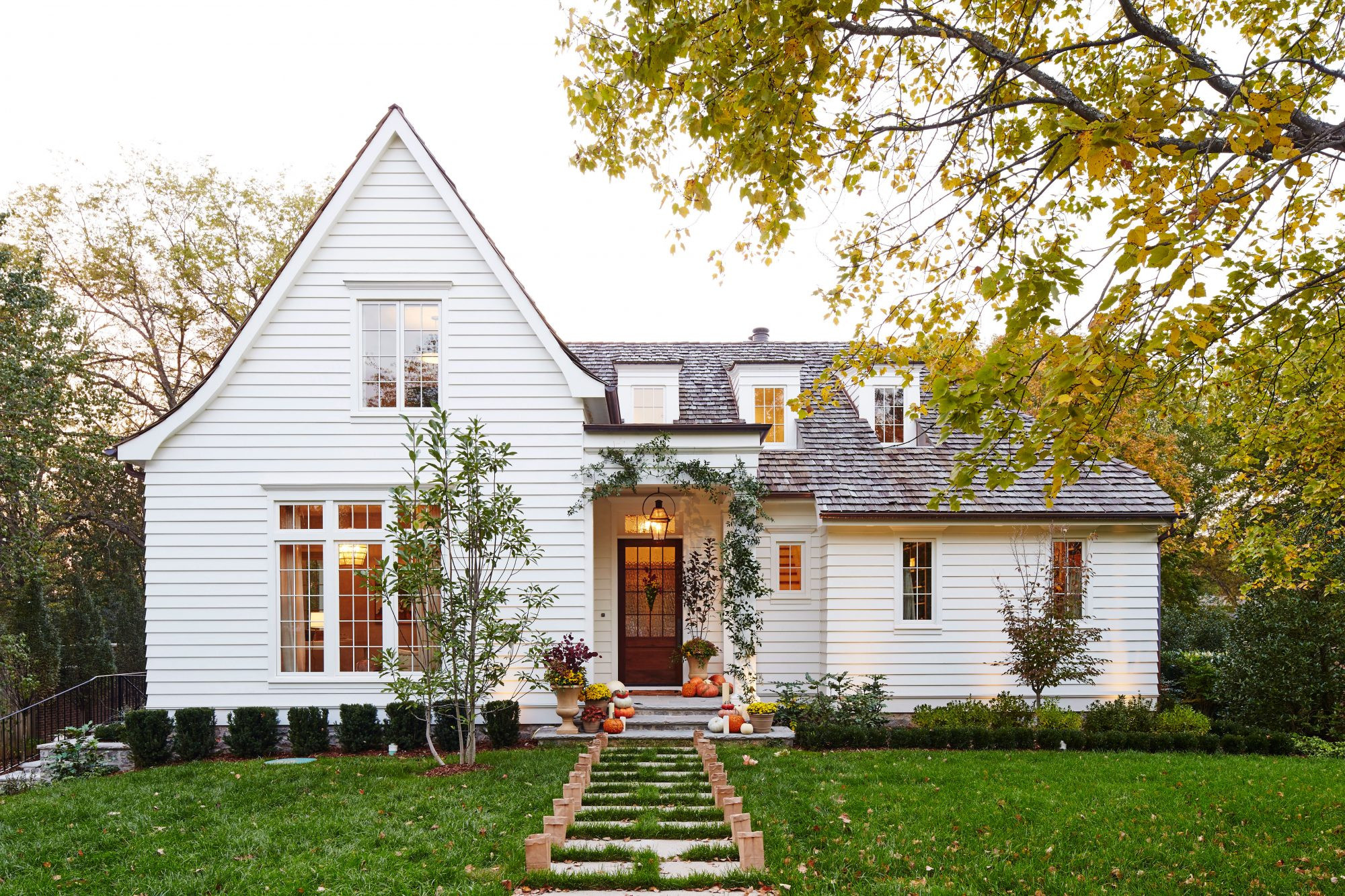 Southern Living Exterior Paint Colors
 How to Pick the Right Exterior Paint Colors Southern Living