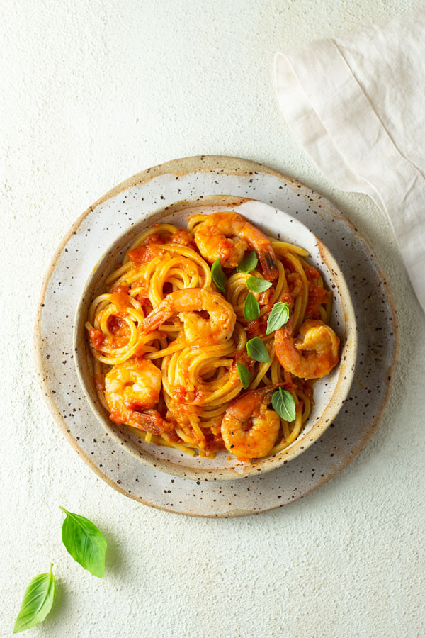 Spicy Shrimp Pasta With Red Sauce
 Shrimp Pasta and Spicy Fresh Tomato Sauce with Saffron