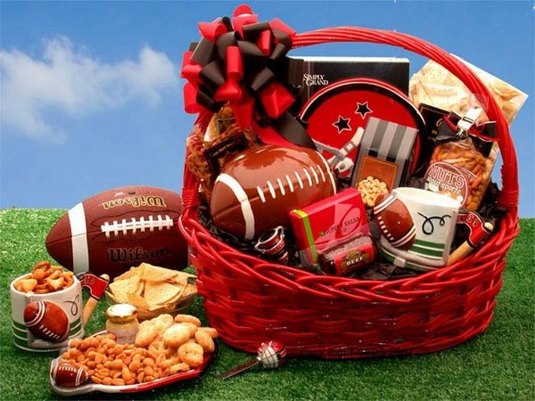 Sports Gift Basket Ideas
 Christmas t basket ideas – a perfect t for friends