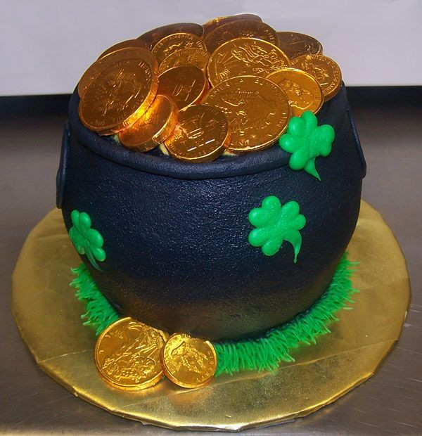 St Patrick Day Cake Ideas
 Saint Patrick s Day Pot Gold Cake