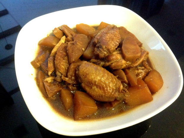 Stew Chicken Wings
 Stewed Chicken Wings with Potato and Bamboo Shoots