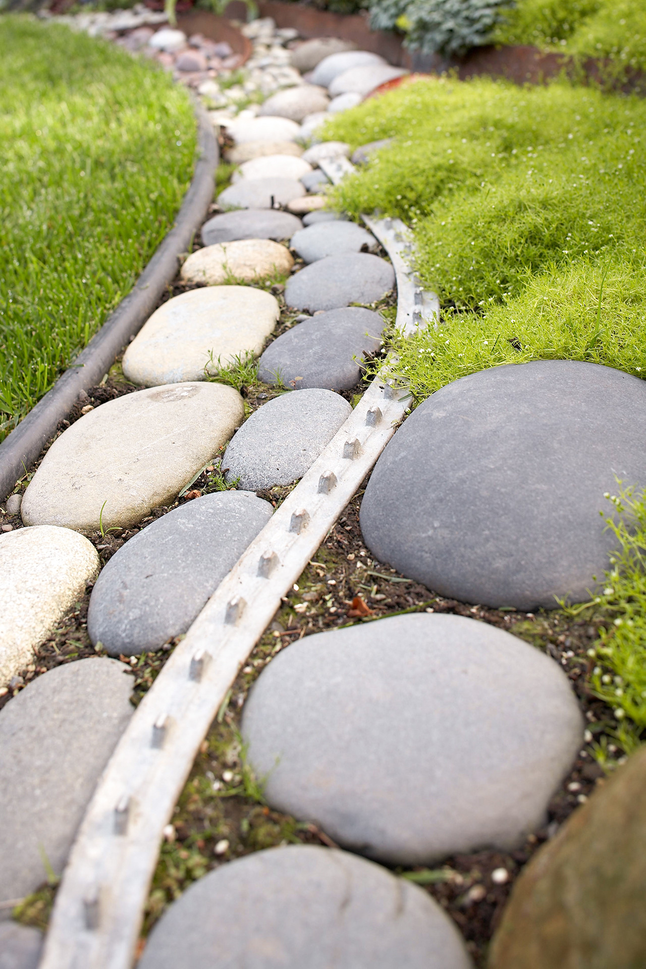 Stone Landscape Edging
 Using Landscape Edging