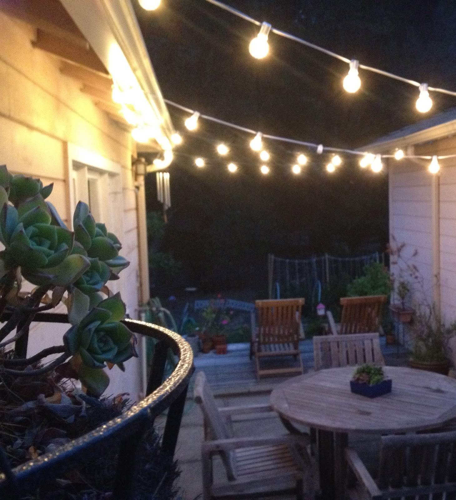 String Lights Backyard
 The Best Exterior String Lights Ideas – HomesFeed