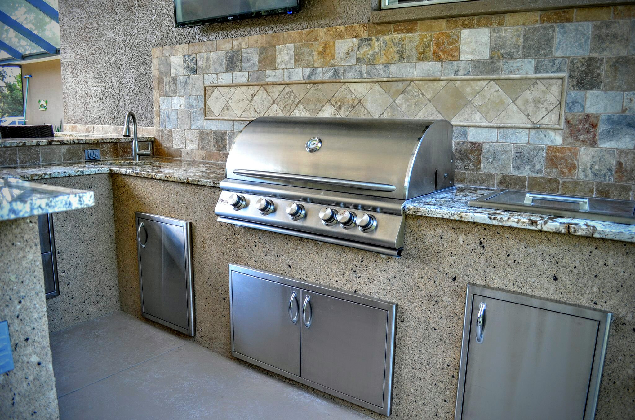 Stucco Outdoor Kitchen
 New Outdoor Kitchen Setup to Entertain Creative Outdoor