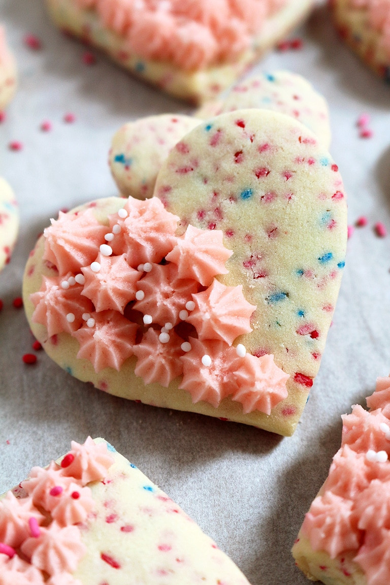 Sugar Cookies Buttercream Frosting
 Valentine s Sugar Cookies with Vanilla Buttercream Frosting