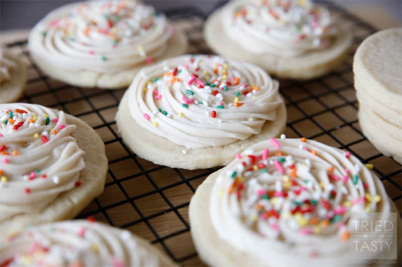 Sugar Cookies Buttercream Frosting
 Sugar Cookies with Buttercream Vanilla Frosting