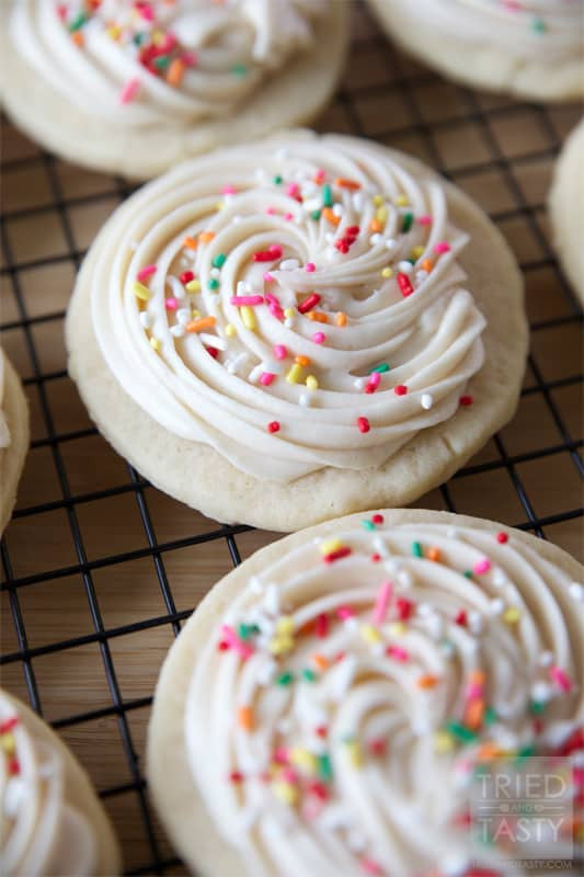 Sugar Cookies Buttercream Frosting
 Sugar Cookies with Buttercream Vanilla Frosting