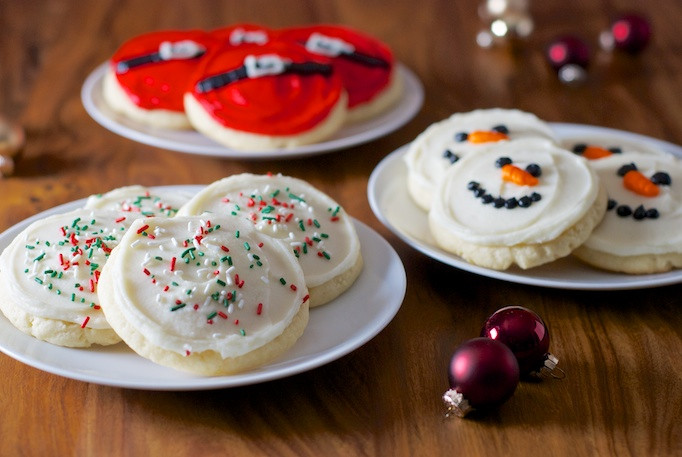 Sugar Cookies Buttercream Frosting
 Giant Soft Sugar Cookies with Buttercream Frosting