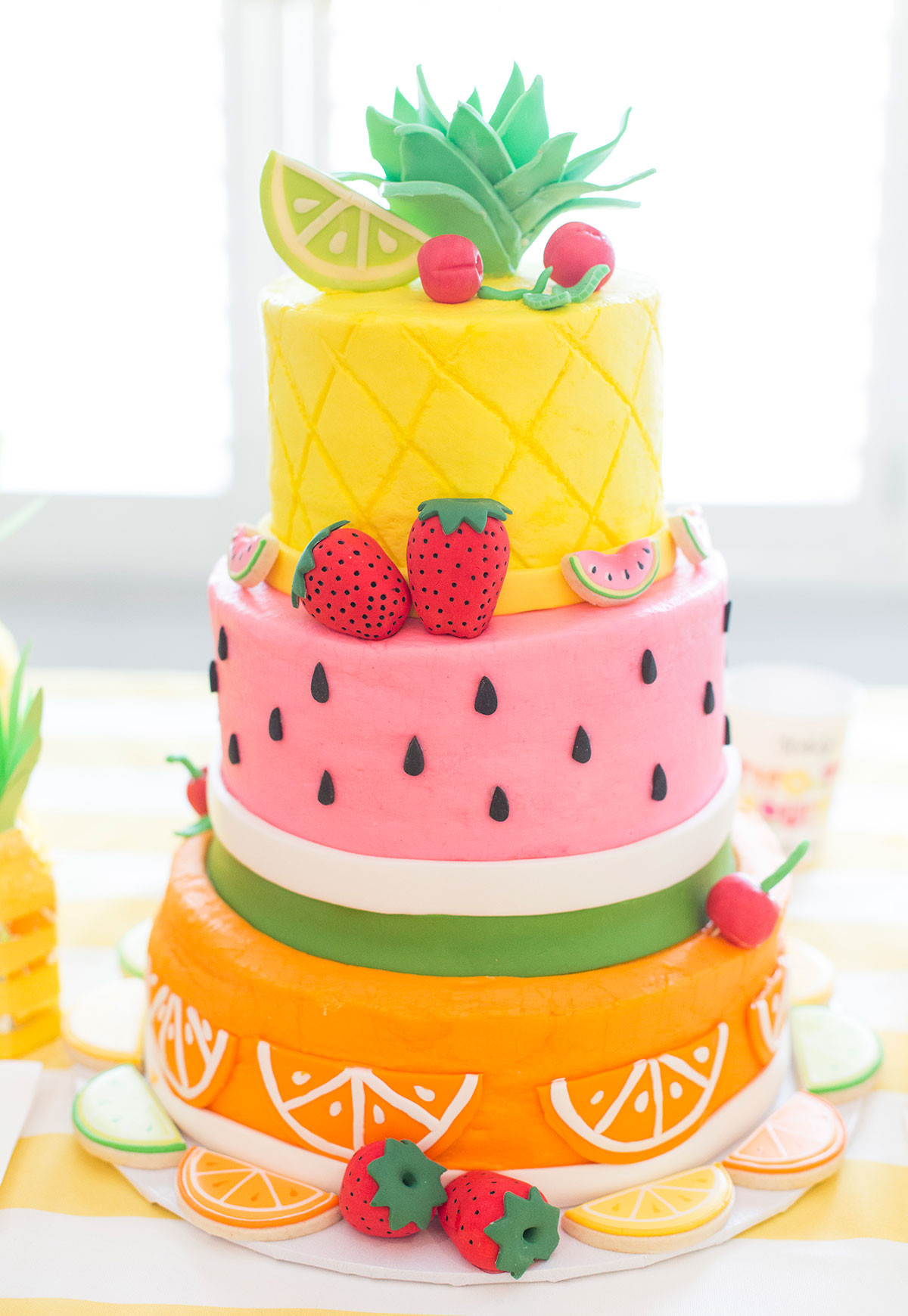 Summer Birthday Cakes
 Roundup of the BEST Summer Cakes Tutorials and Ideas