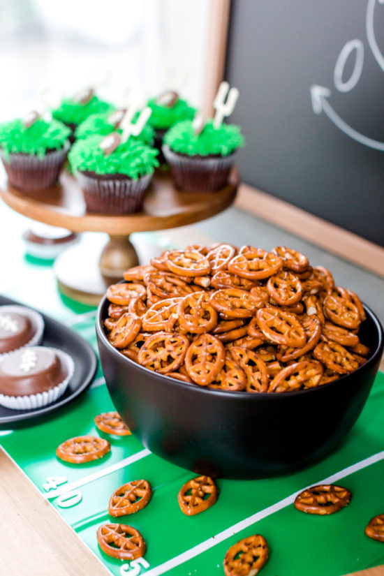 Super Bowl Theme Desserts
 How to Create a Superbowl Dessert Table – Jenny Cookies