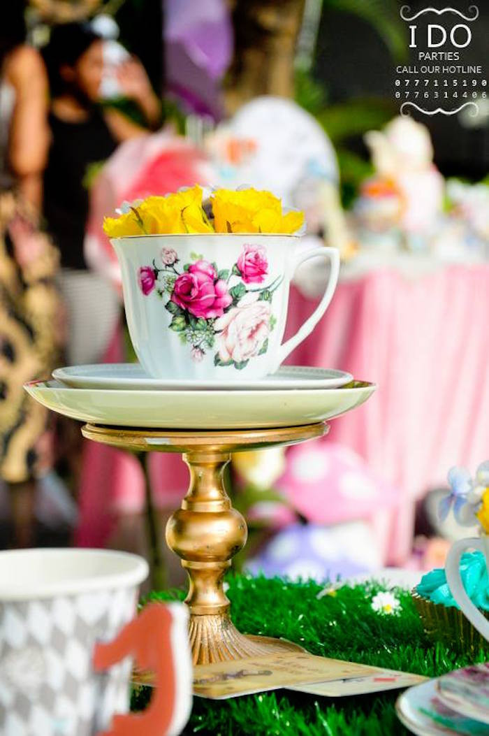 Tea Cup Party Ideas
 Kara s Party Ideas Vintage Alice in Wonderland Birthday