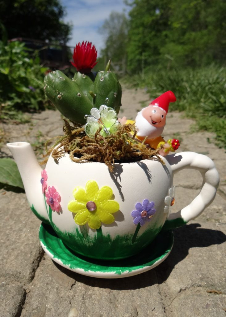 Tea Party Crafts Ideas
 DIY Fairy Garden Tea Pot and Garden Party Ideas Rural Mom