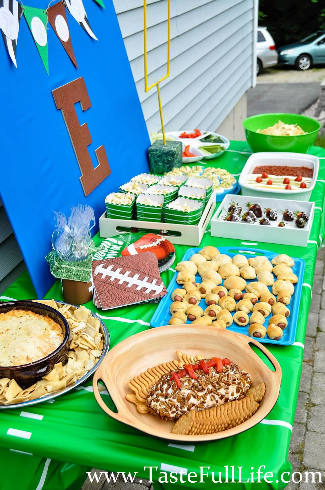 Team Party Ideas
 Team E Football Themed Birthday Party Pretty Real