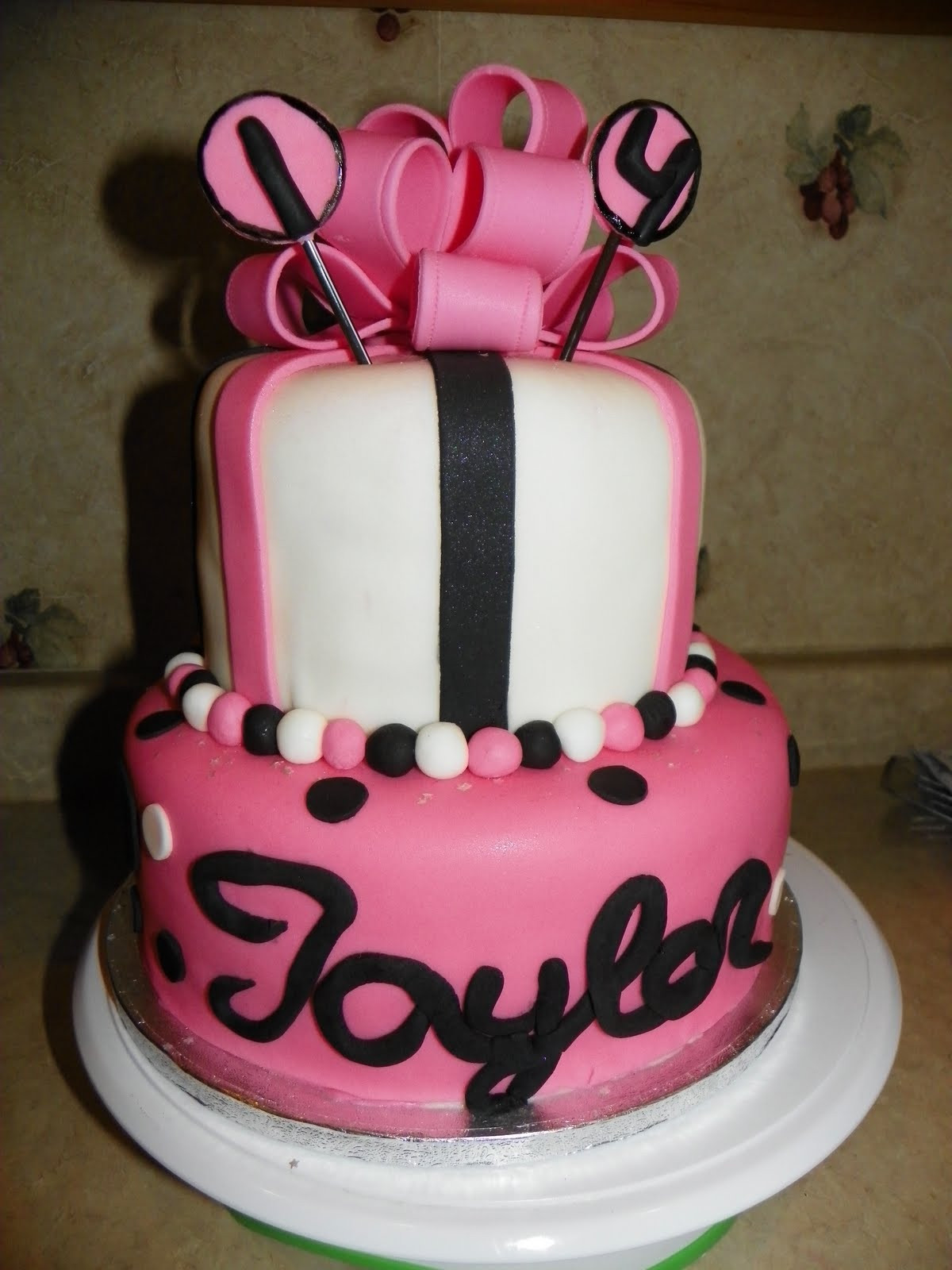 Teenage Birthday Cakes
 MAV Cakes Girly Birthday Cakes Teens