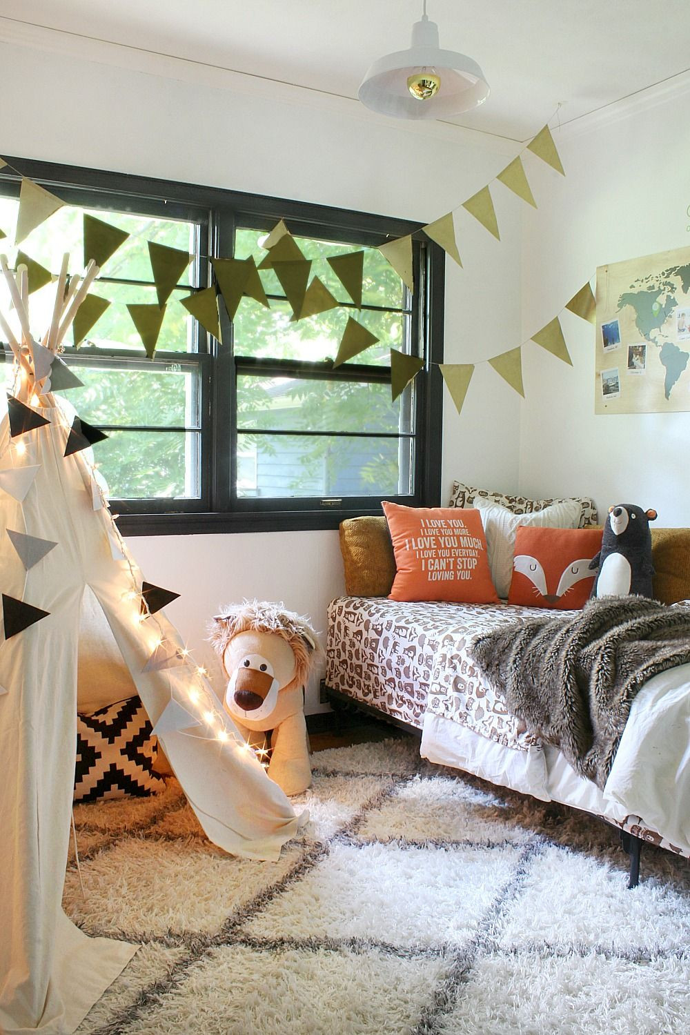 Teepee Kids Room
 Teepee Kid Room with Tar Pillowfort