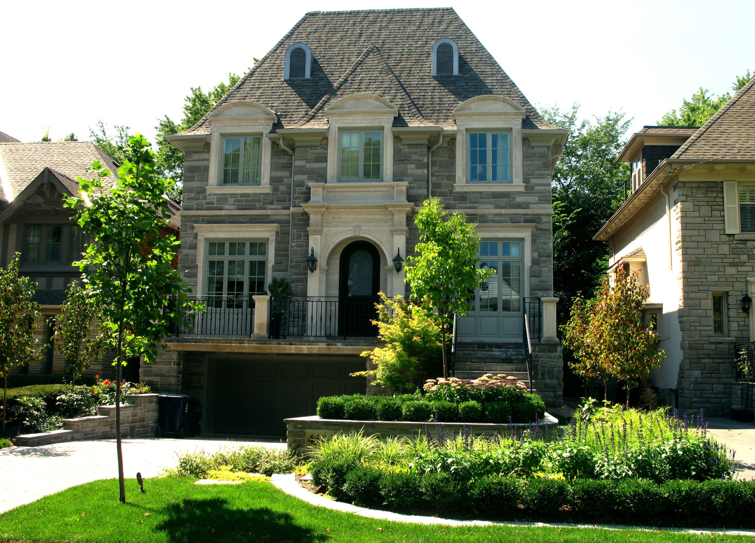 Terrace Landscape Driveway
 Luxury Landscape Ideas for Driveway Entrance