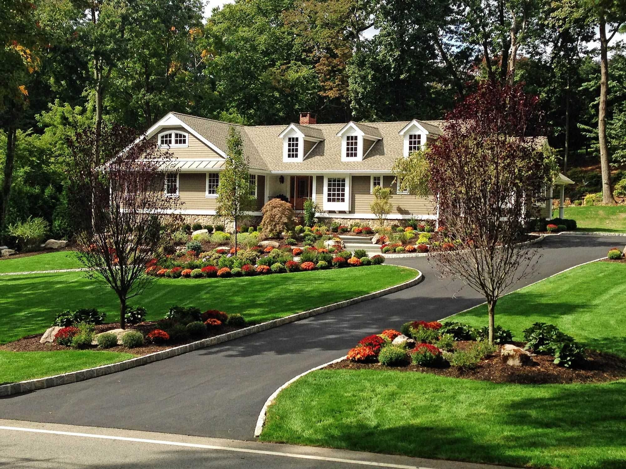 Terrace Landscape Driveway
 Luxury Landscaping Ideas for Circular Driveway