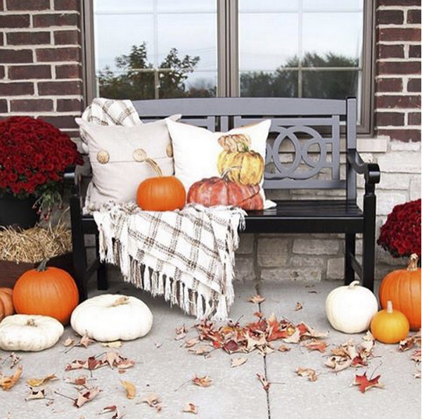 Thanksgiving Porch Decorations
 57 Cozy Thanksgiving Porch Décor Ideas DigsDigs