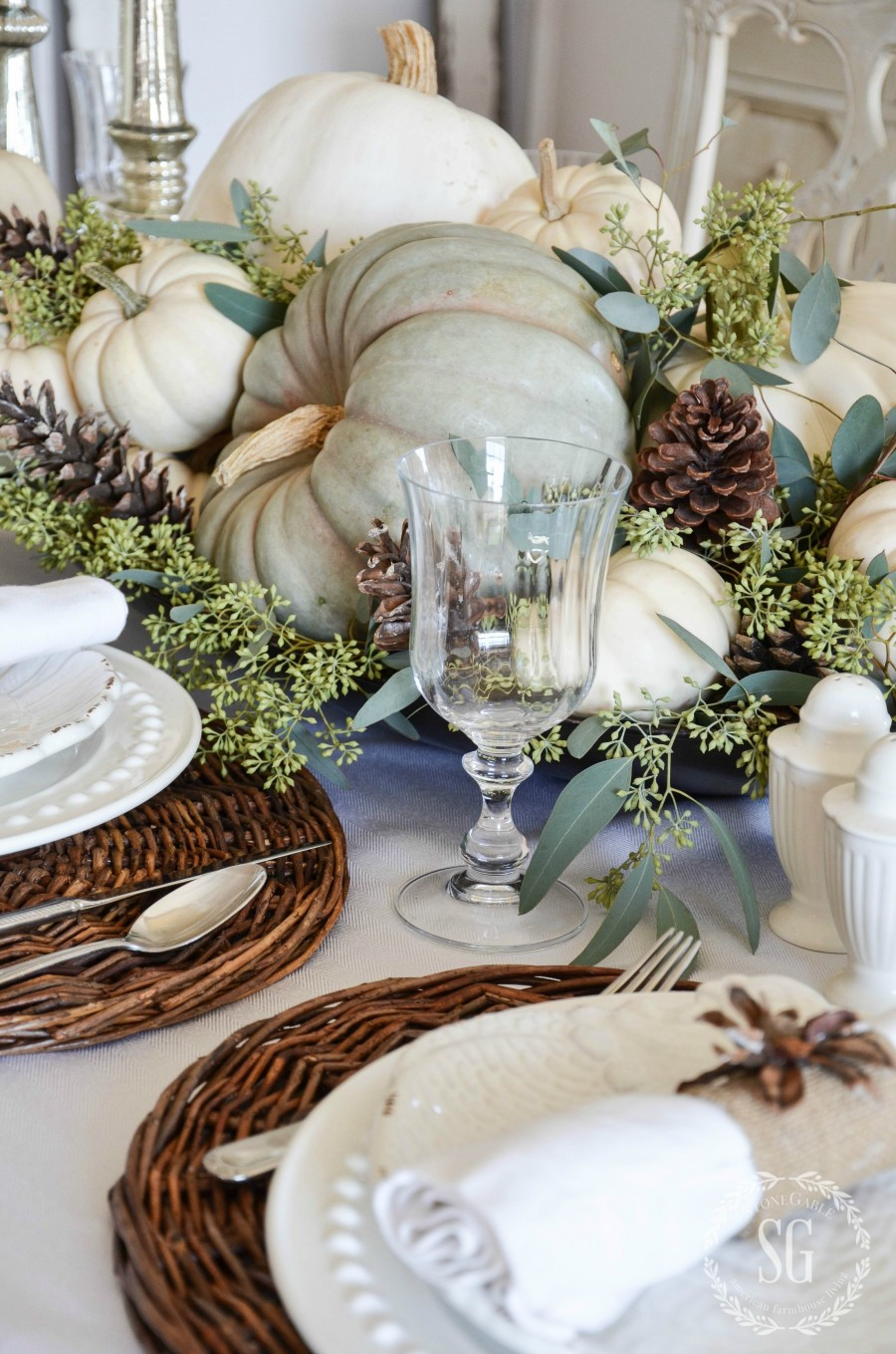 Thanksgiving Table Decorations Pinterest
 SOFT AND NATURAL THANKSGIVING TABLESCAPE