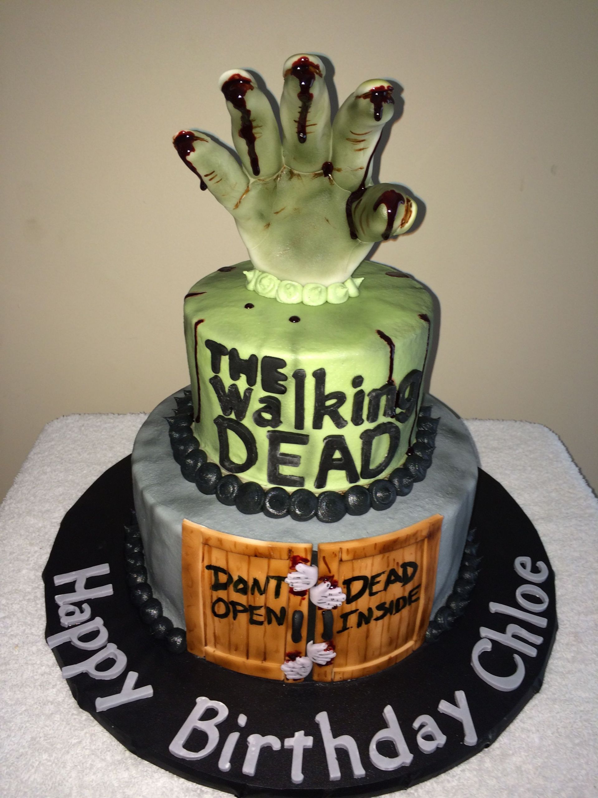 The Walking Dead Birthday Cake
 The Walking Dead all edible