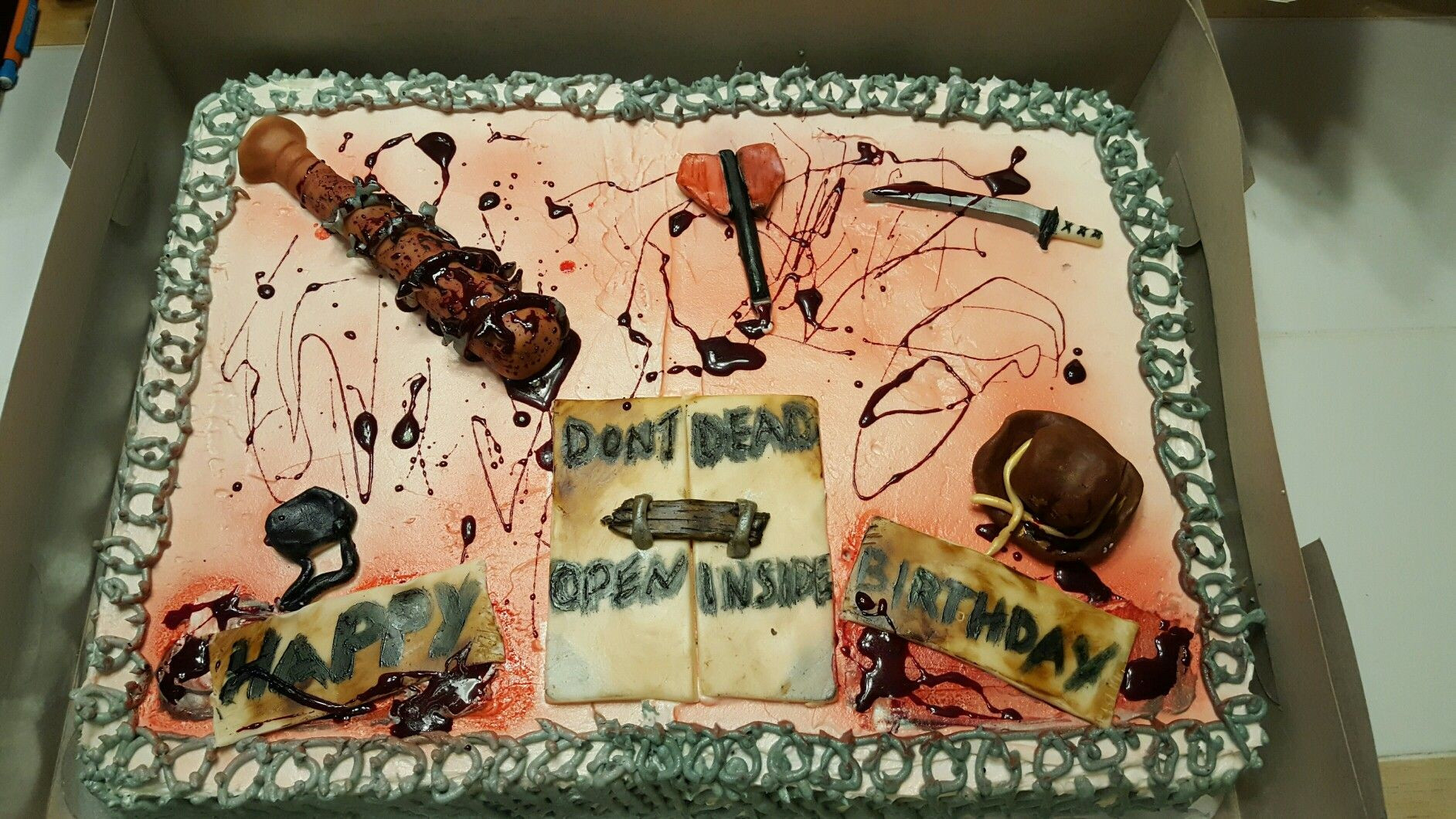 The Walking Dead Birthday Cake
 The Walking dead Birthday Cake