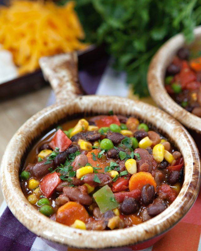 Three Bean Vegetarian Chili
 Three Bean Ve arian Chili