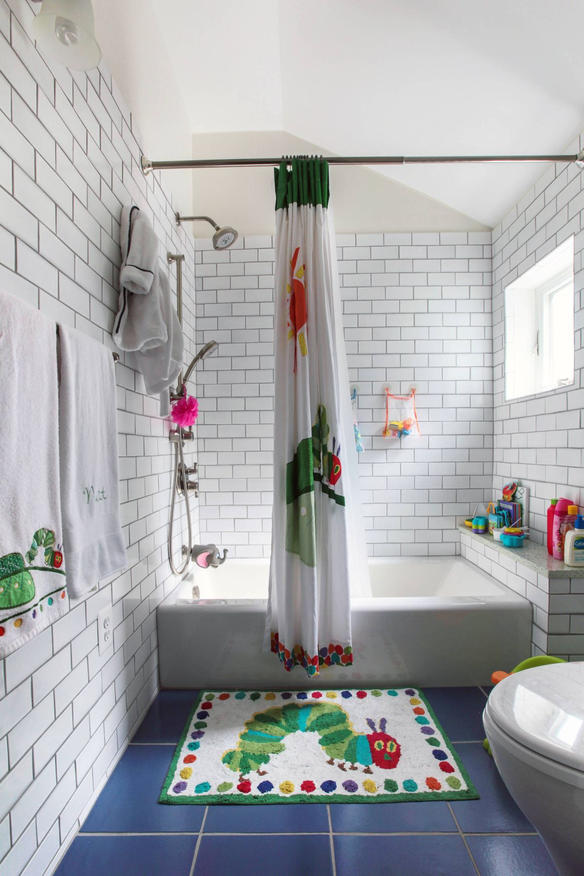 Toddlers Bathroom Decor
 12 Tips for The Best Kids Bathroom Decor