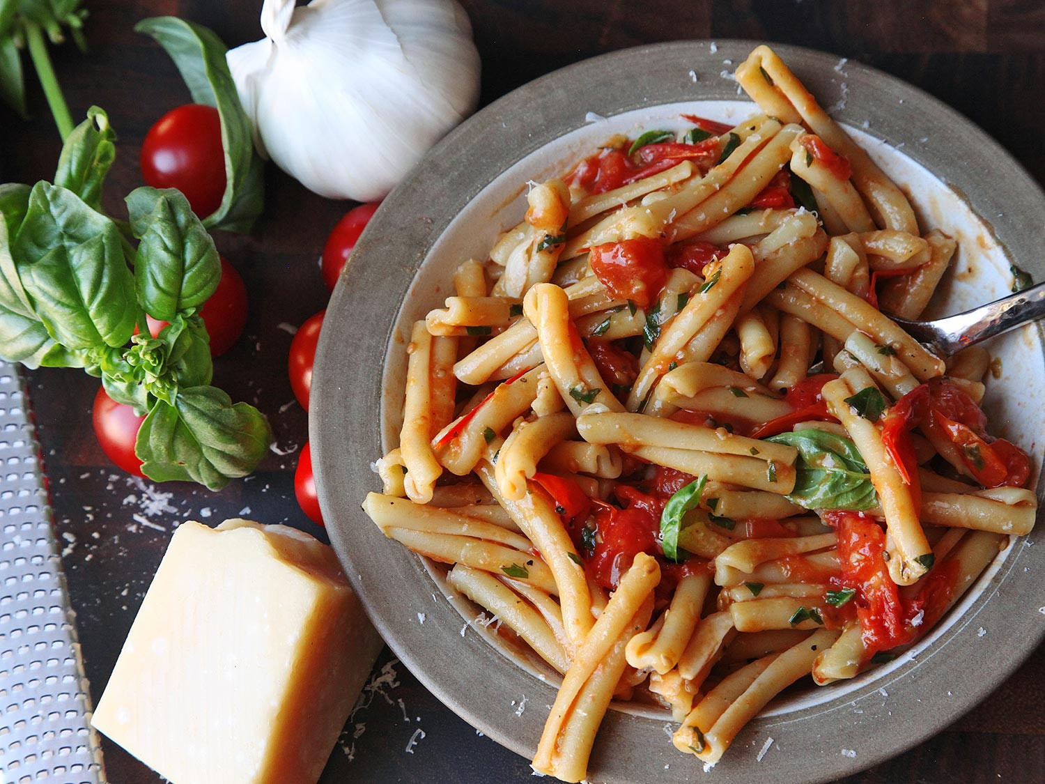 Tomato Pasta Sauce
 Video Use Cherry Tomatoes for the Fastest Fresh Pasta