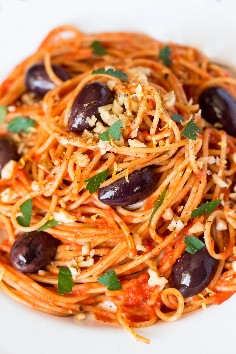 Tomato Pasta Sauce
 Vegan tomato sauce pasta Lazy Cat Kitchen