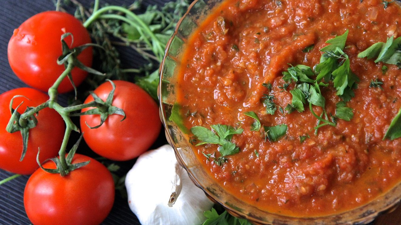 Tomato Sauce With Fresh Tomatoes
 Homemade Tomato Sauce Using Fresh Tomatoes