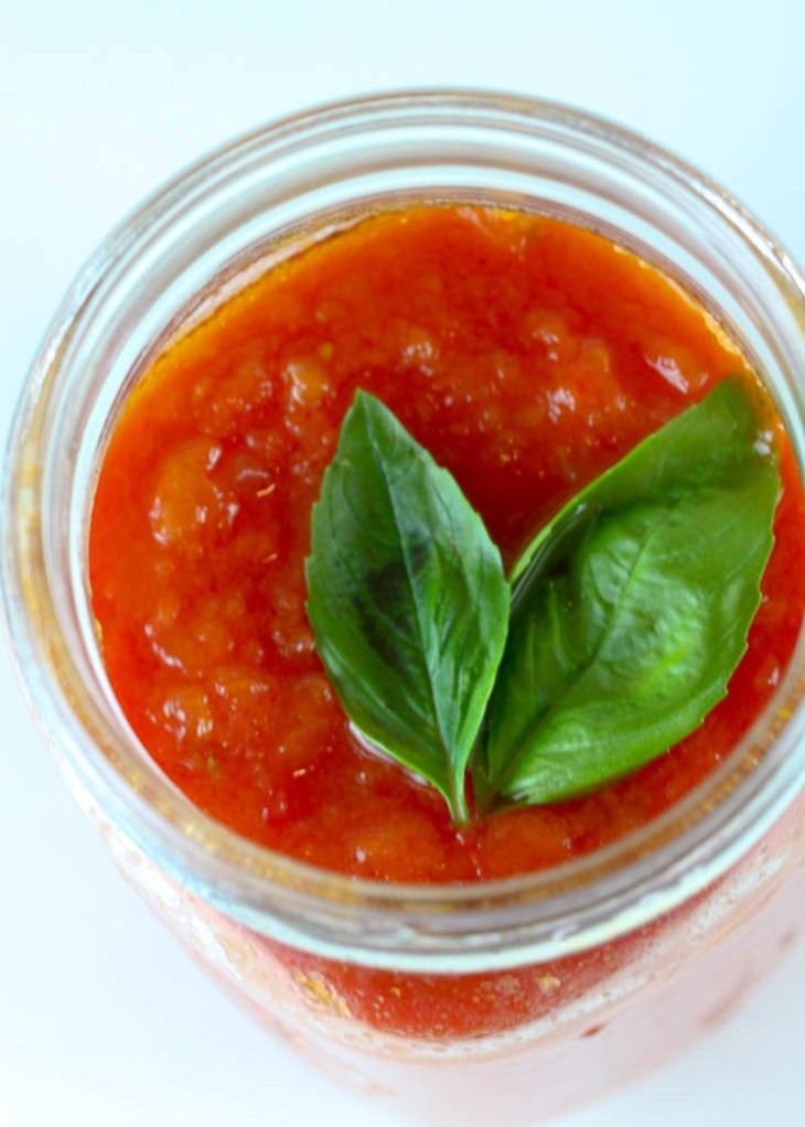 Tomato Sauce With Fresh Tomatoes
 Fresh Tomato Sauce from the Glorious Ve ables of Italy