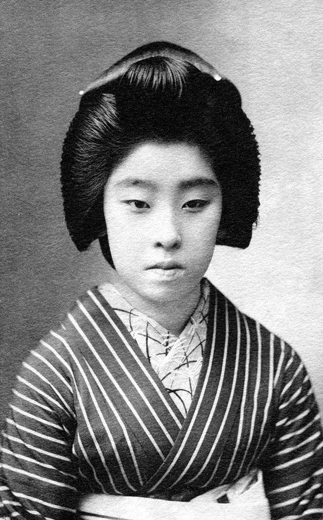 Traditional Japanese Hairstyles Female
 Shimada Hairstyle The Lovely Traditional Hairdo of