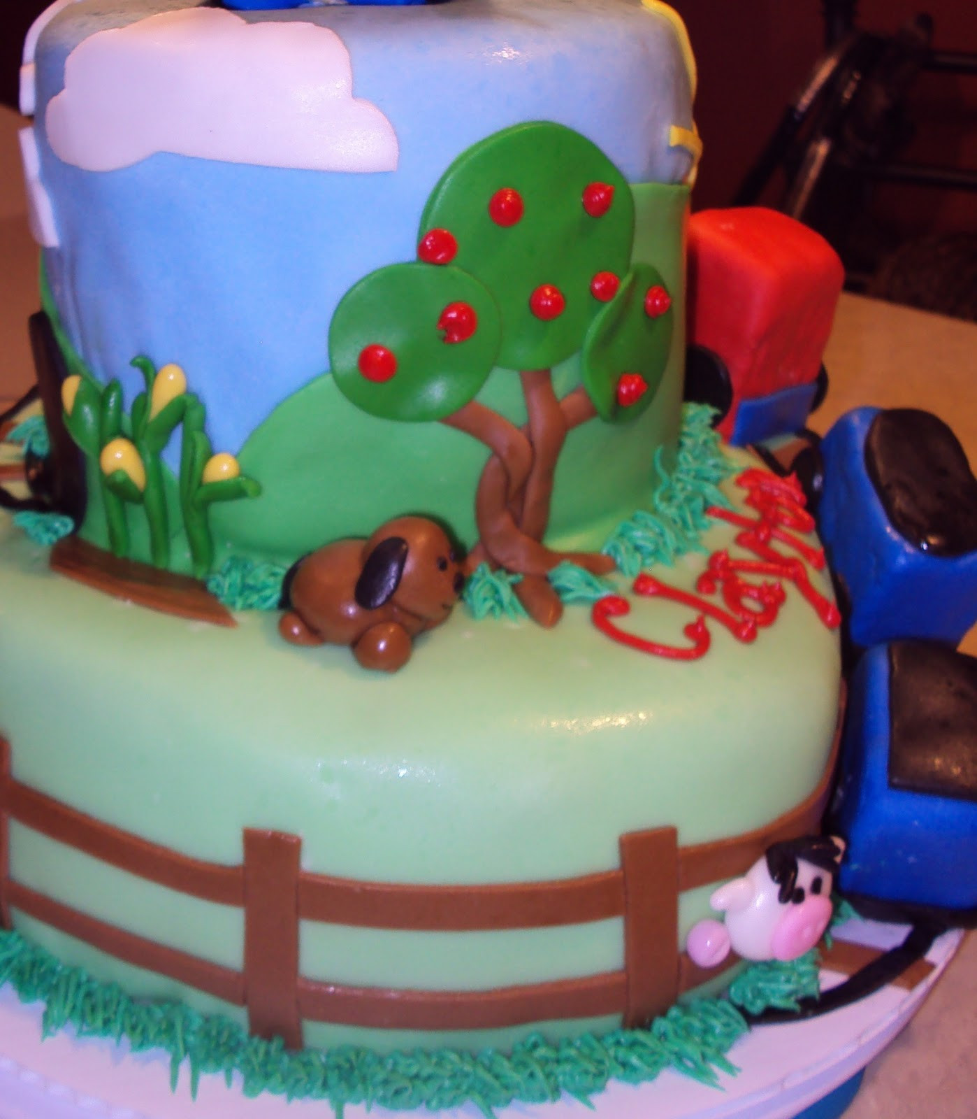 Train Cakes For Birthdays
 Creative cakes Farmyard Train Birthday Cake