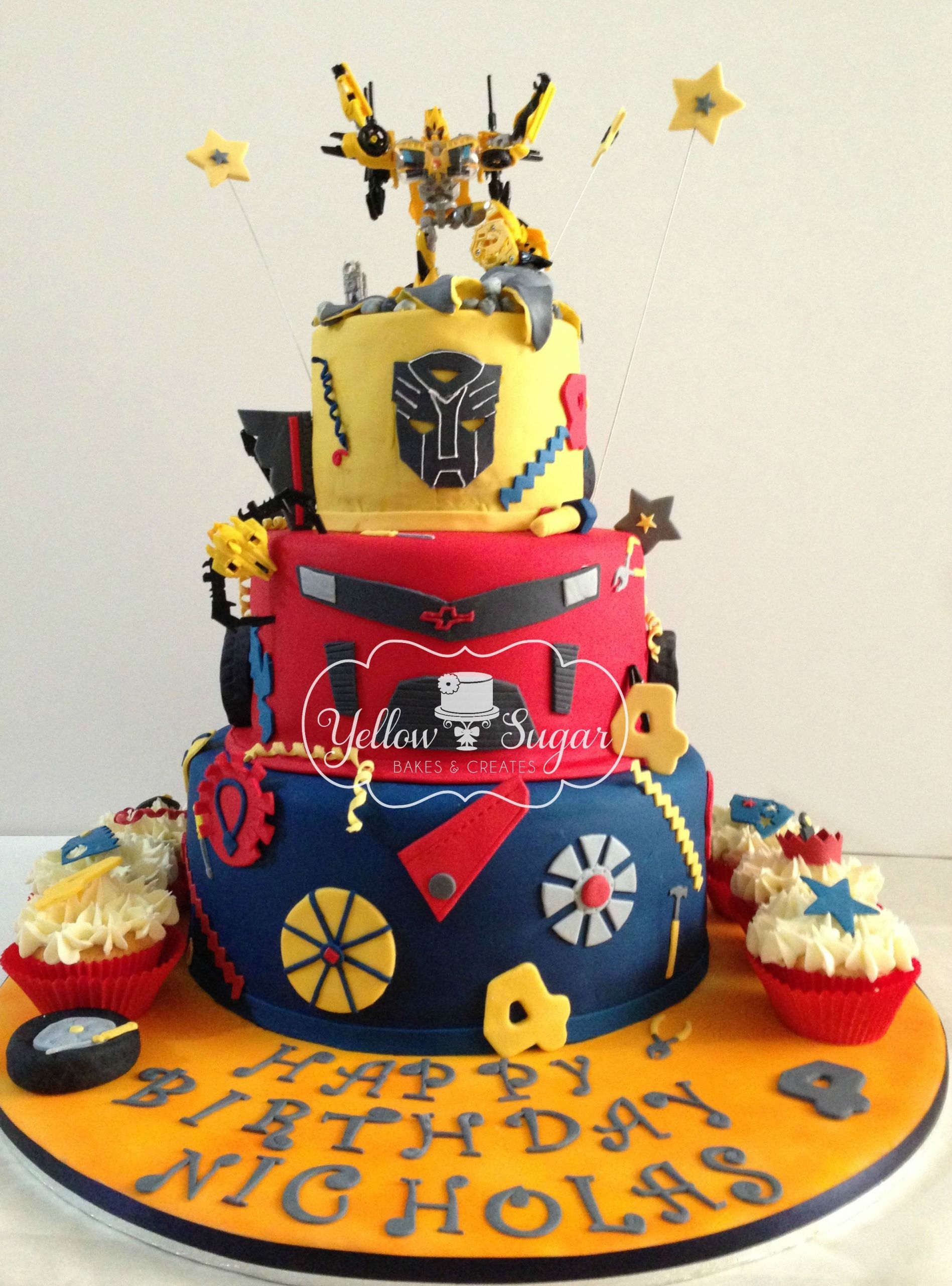 Transformers Birthday Cake
 Transformer Birthday cake